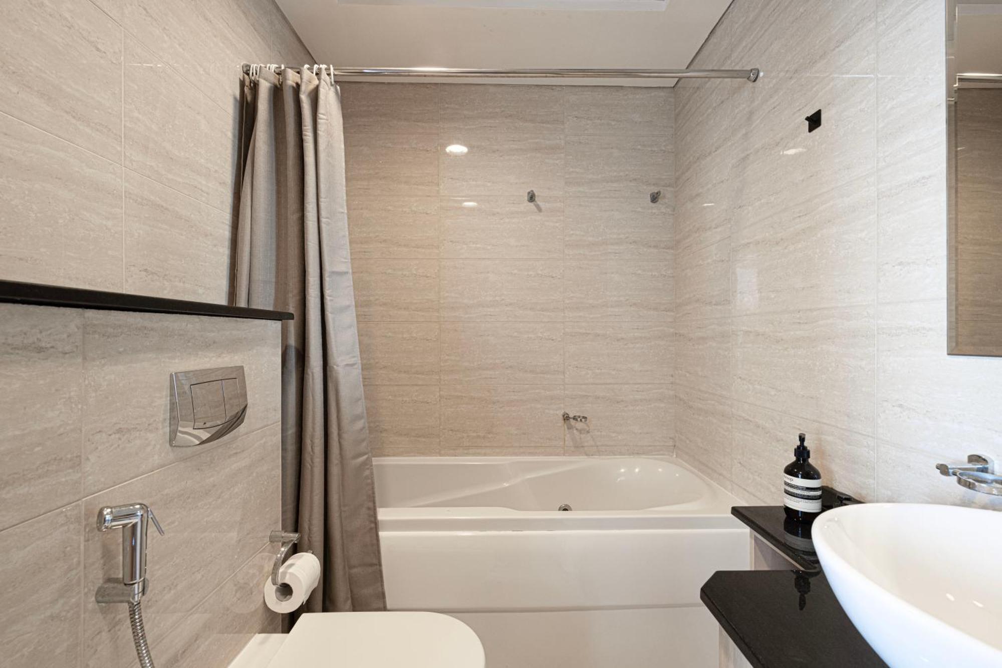 Capsule Experience Duplex - Panoramic Sea View - Nowmade La Marina Hostel Dubai Exterior photo